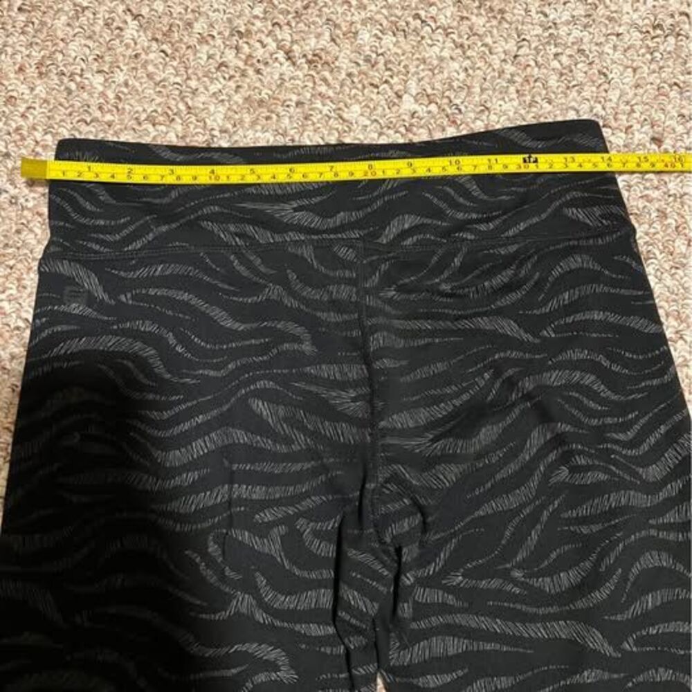 Fabletics Black Gray Zebra Print Patterned Leggings Small